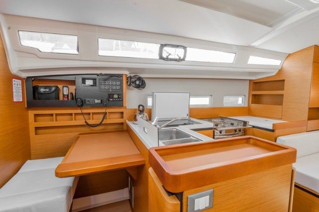 Jeanneau Sun Odyssey 410 | Salty