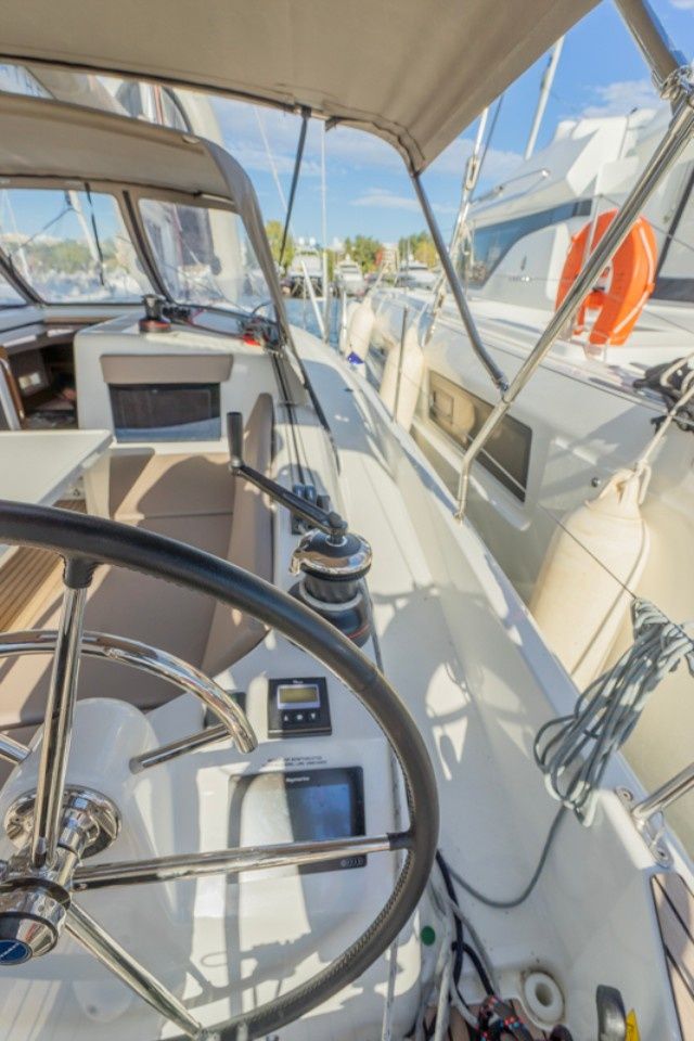 Jeanneau Sun Odyssey 410 | Salty