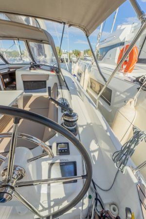 Jeanneau Sun Odyssey 410 | Salty