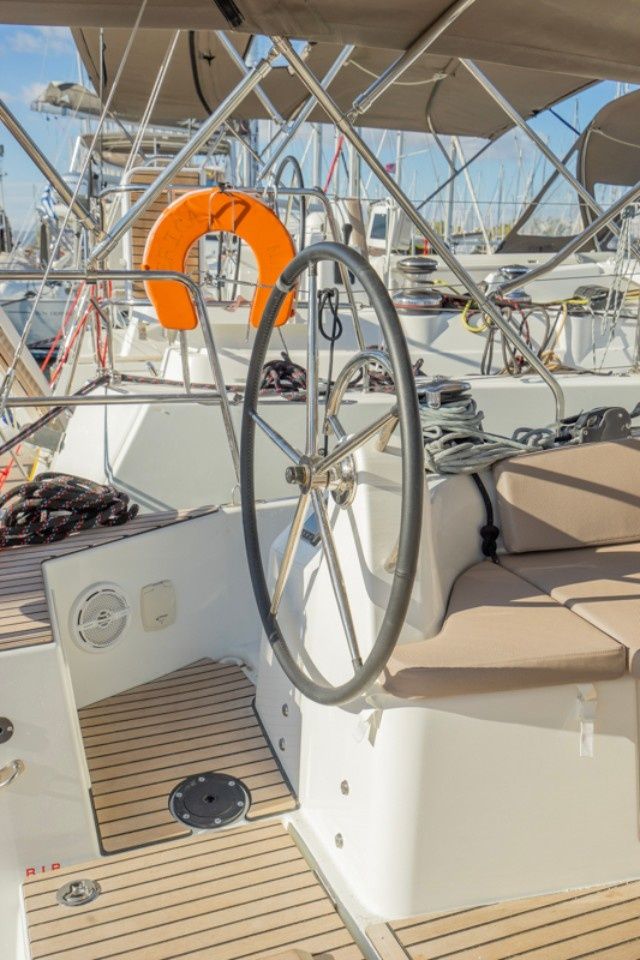 Jeanneau Sun Odyssey 410 | Salty