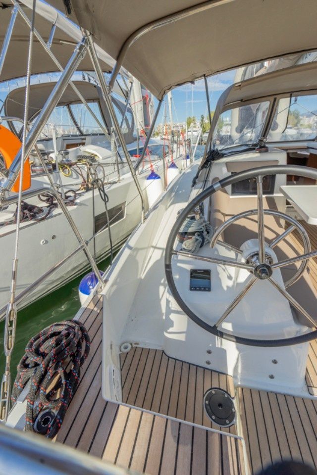 Jeanneau Sun Odyssey 410 | Salty