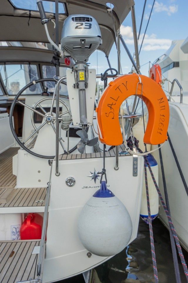 Jeanneau Sun Odyssey 410 | Salty