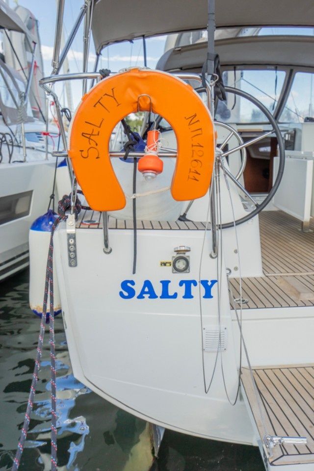 Jeanneau Sun Odyssey 410 | Salty