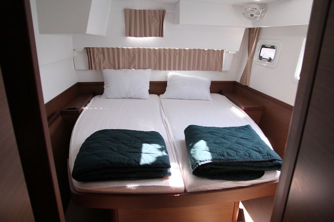 Lagoon 42 | George A