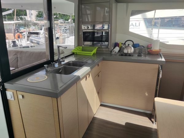 Fountaine Pajot Lucia 40 | Ginger
