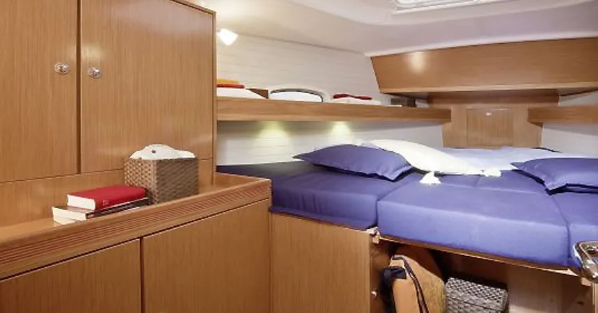 Bavaria Cruiser 51 | Mola 09-5 Breege15