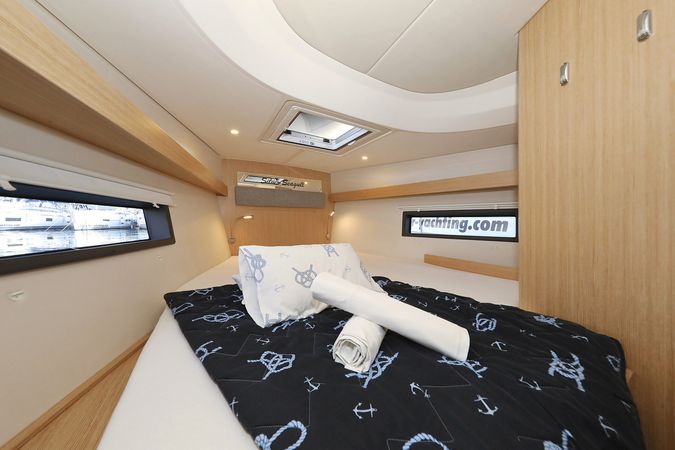 Bavaria C42 | Silver Seagull