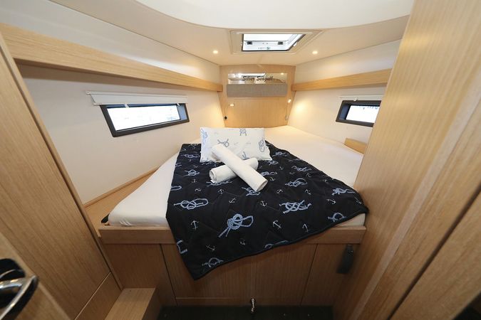 Bavaria C42 | Silver Seagull