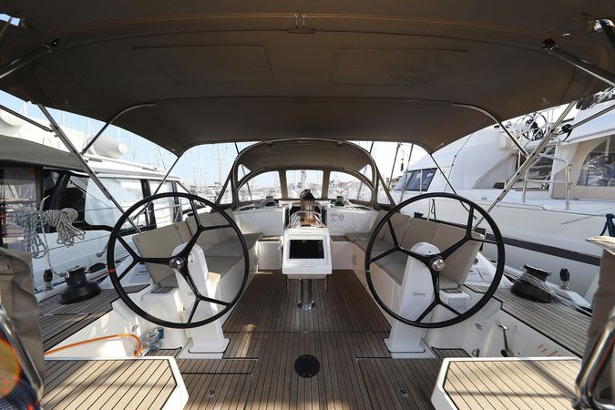 Bavaria C42 | Silver Seagull