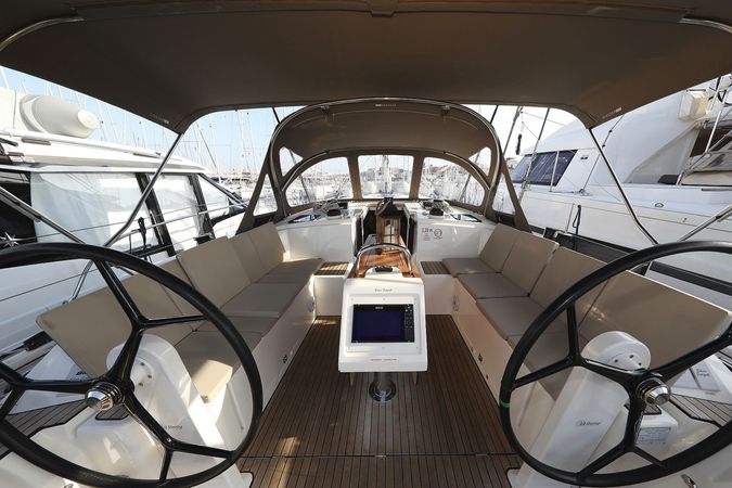 Bavaria C42 | Silver Seagull