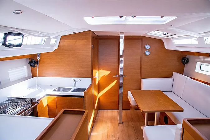 Jeanneau Sun Odyssey 440 | Apostolis