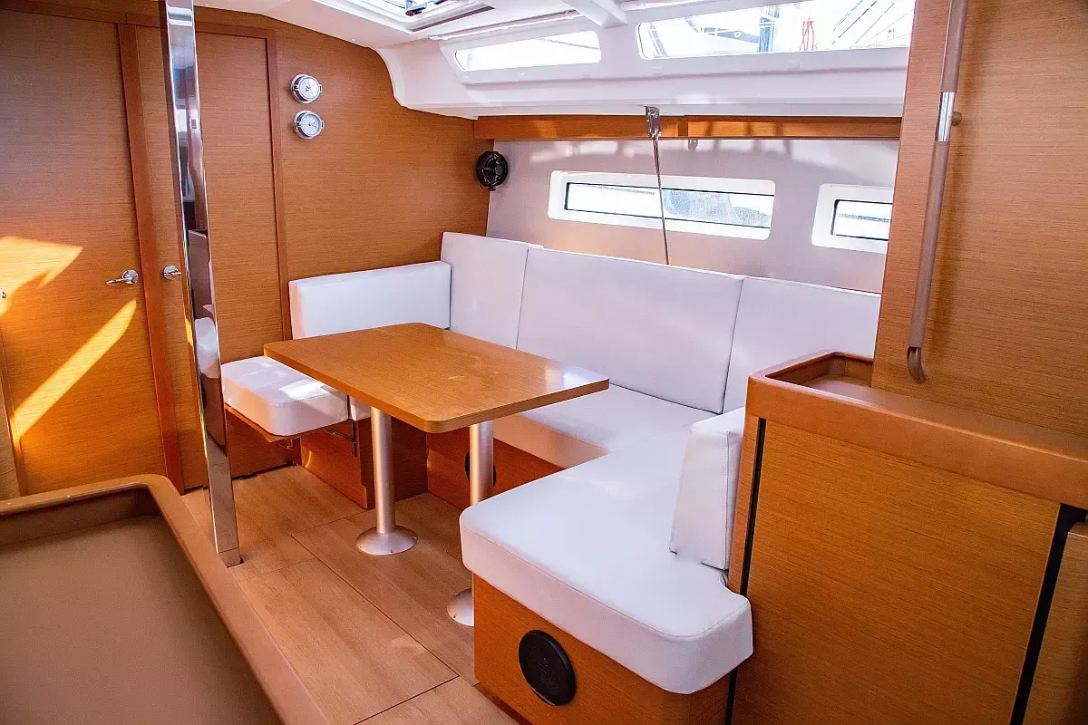 Jeanneau Sun Odyssey 440 | Apostolis