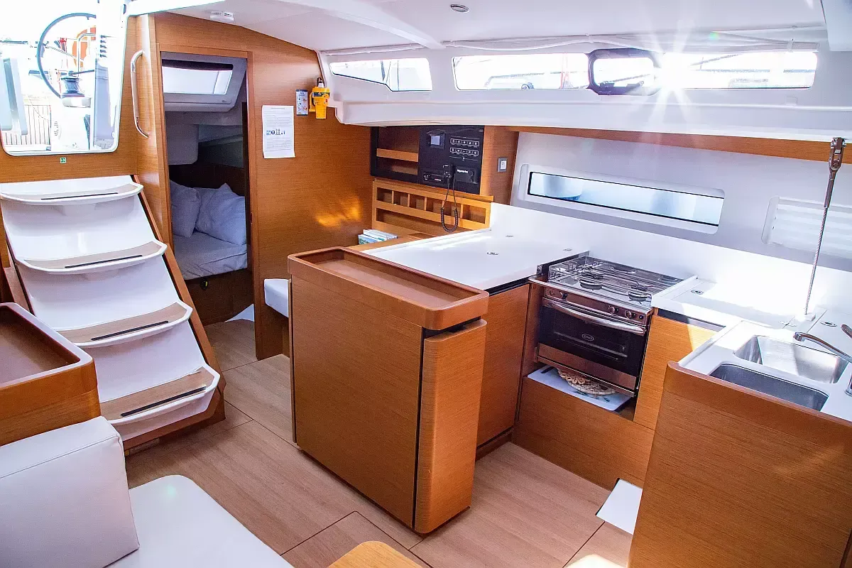 Jeanneau Sun Odyssey 440 | Apostolis