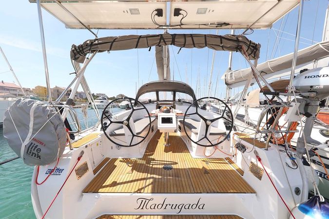 Bavaria Cruiser 41 | Madrugada