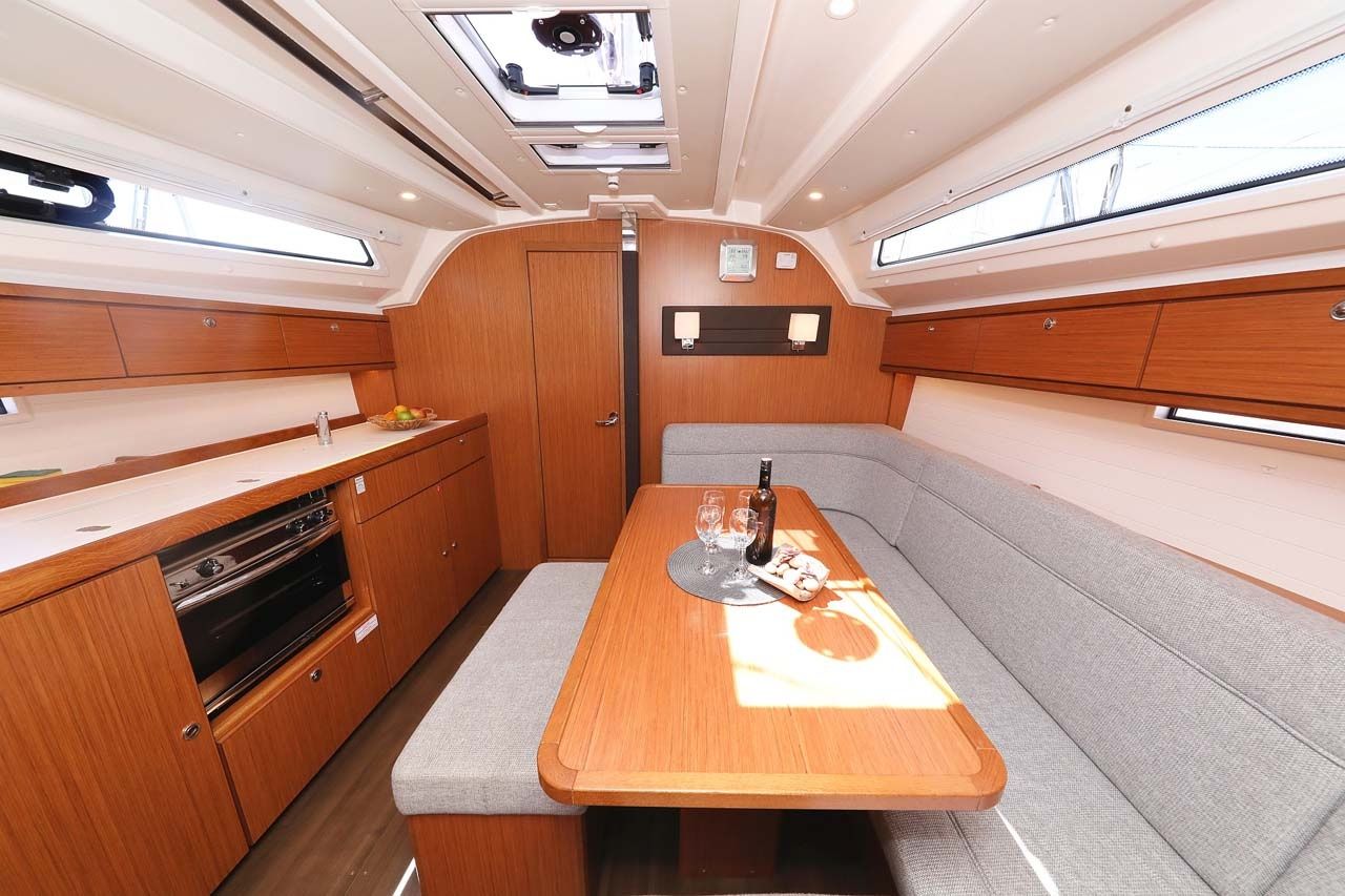 Bavaria Cruiser 41 | Madrugada