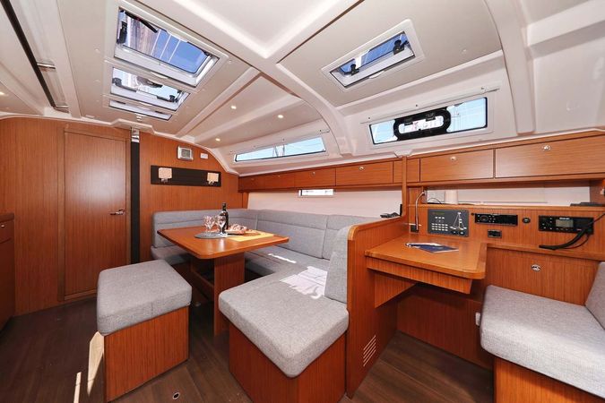 Bavaria Cruiser 41 | Madrugada