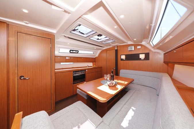 Bavaria Cruiser 41 | Madrugada