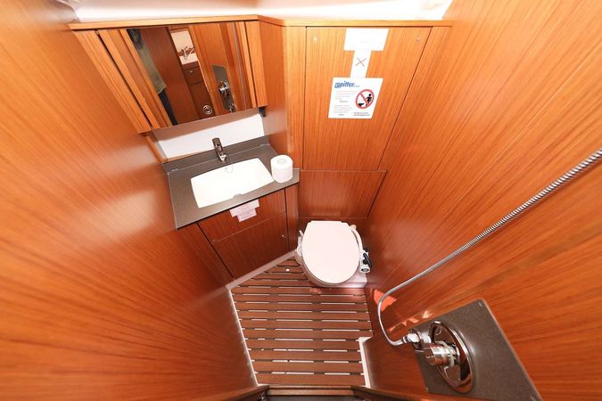 Bavaria Cruiser 41 | Madrugada