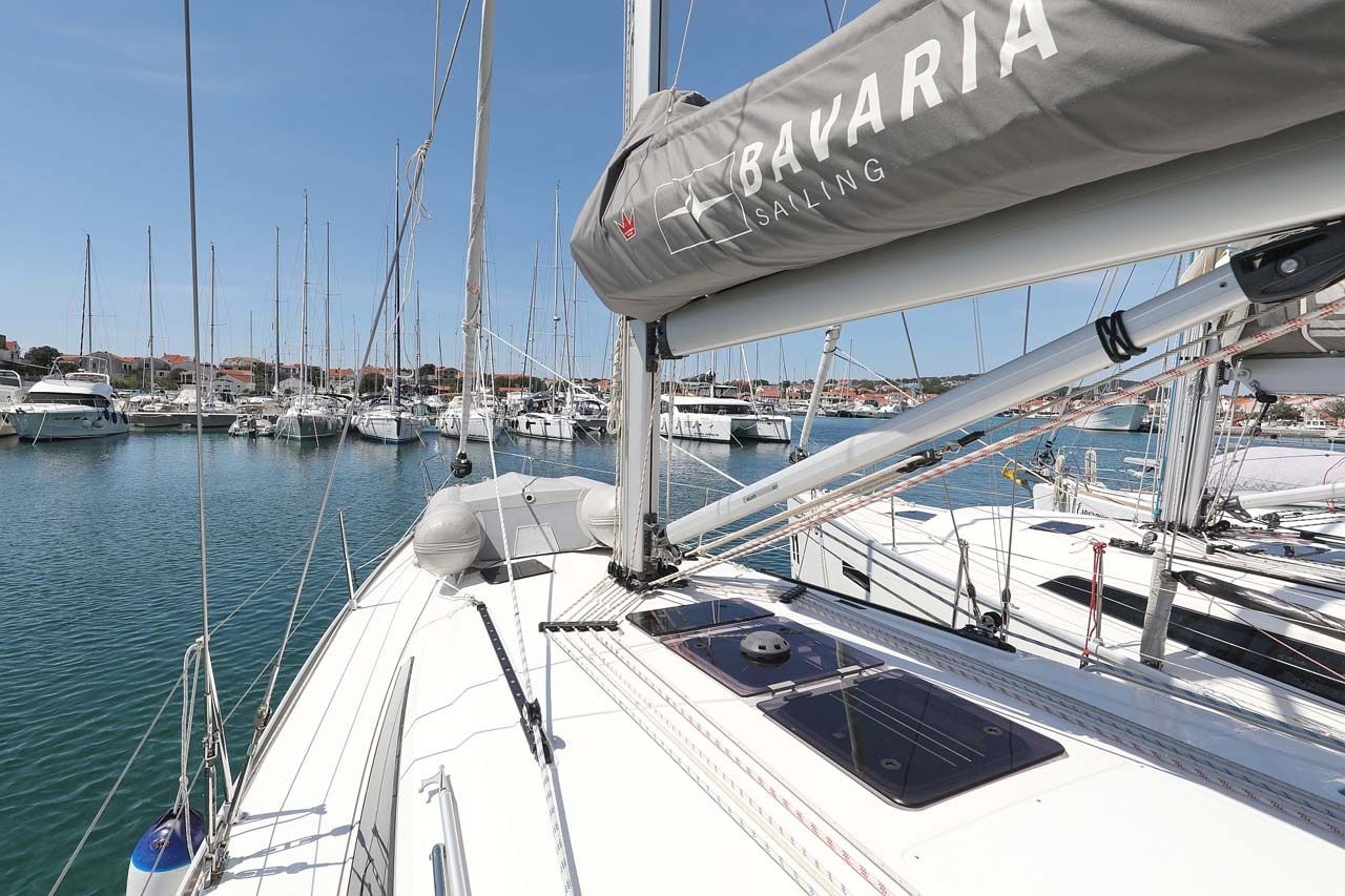 Bavaria Cruiser 41 | Madrugada