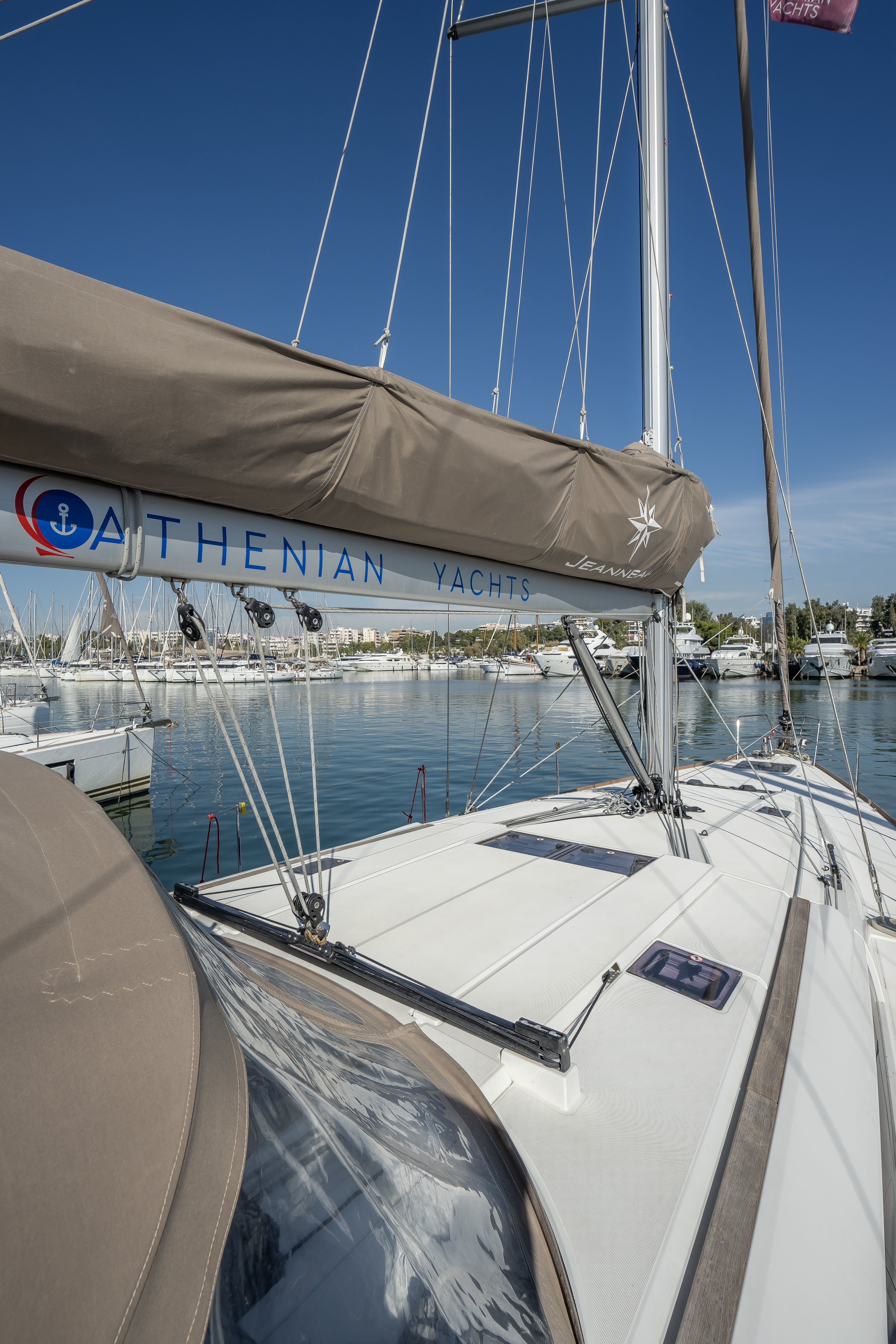 Jeanneau Sun Odyssey 519 | Juicy Lucy