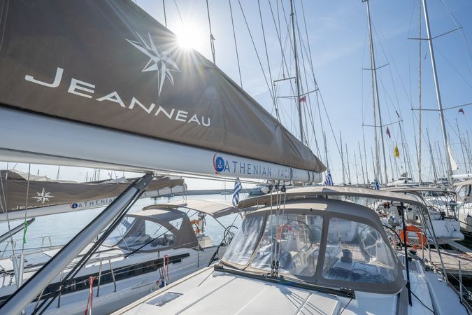 Jeanneau Sun Odyssey 519 | Juicy Lucy