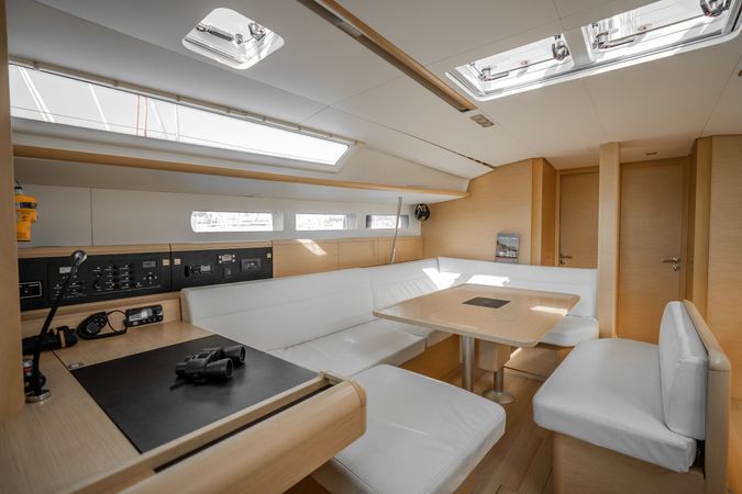 Jeanneau Sun Odyssey 519 | Juicy Lucy