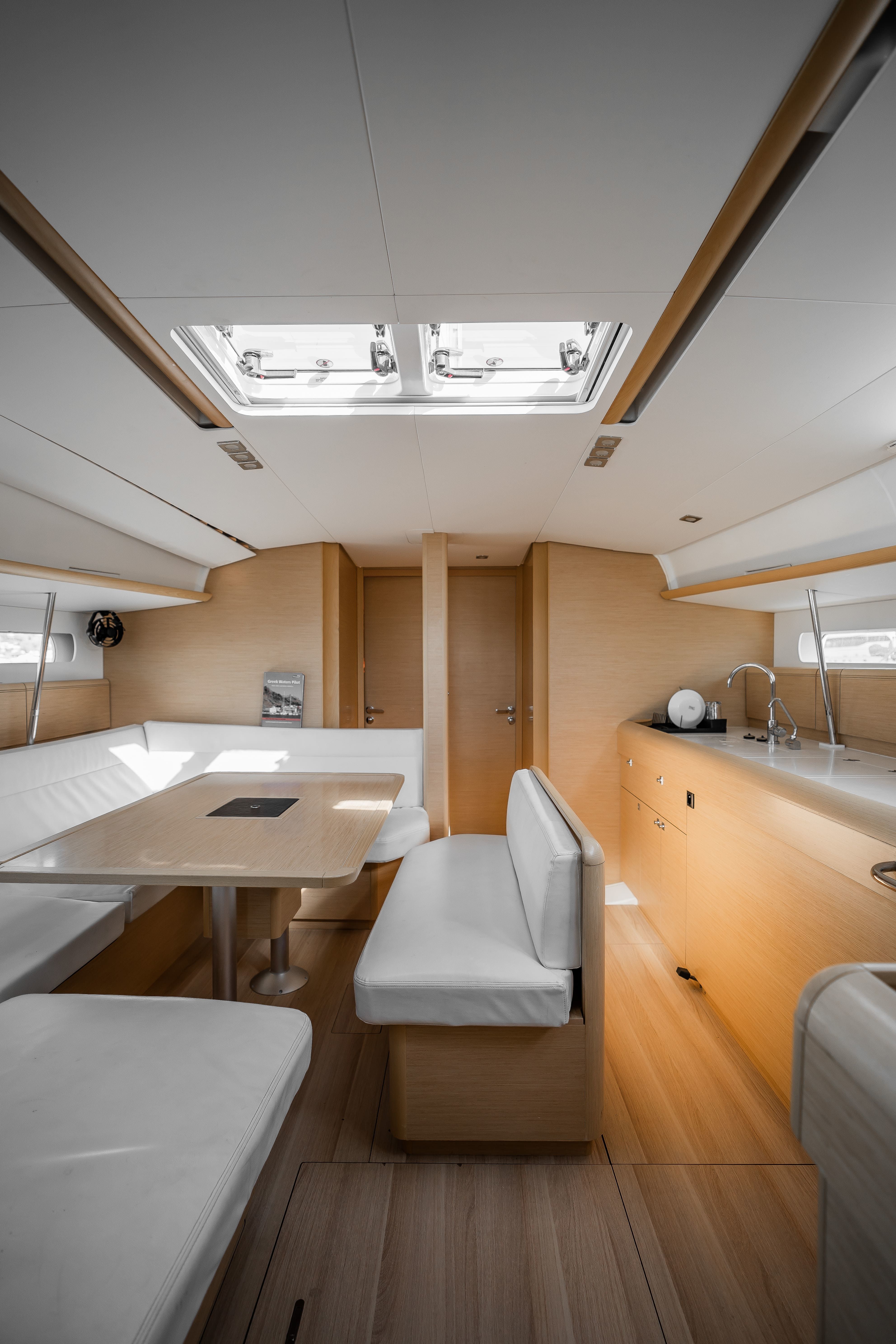 Jeanneau Sun Odyssey 519 | Juicy Lucy
