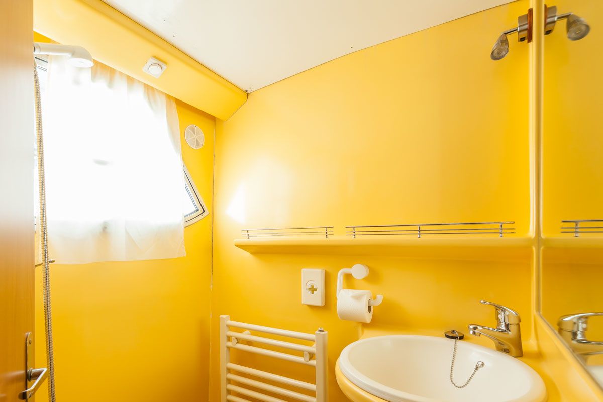 Houseboat Pénichette 1500 FB Locaboat 03 for rent - France ...