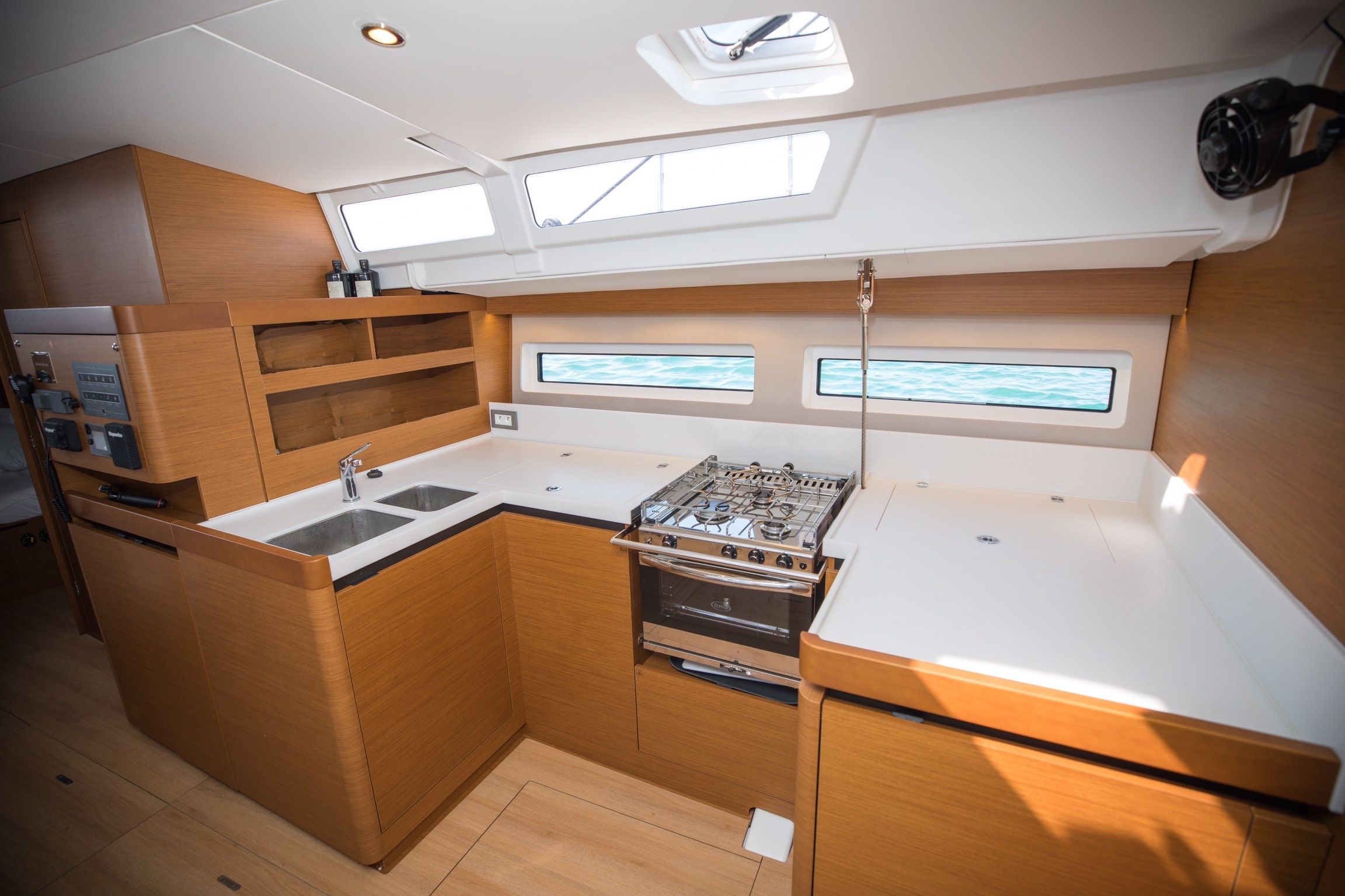 Jeanneau Sun Odyssey 490 | Mad kiss