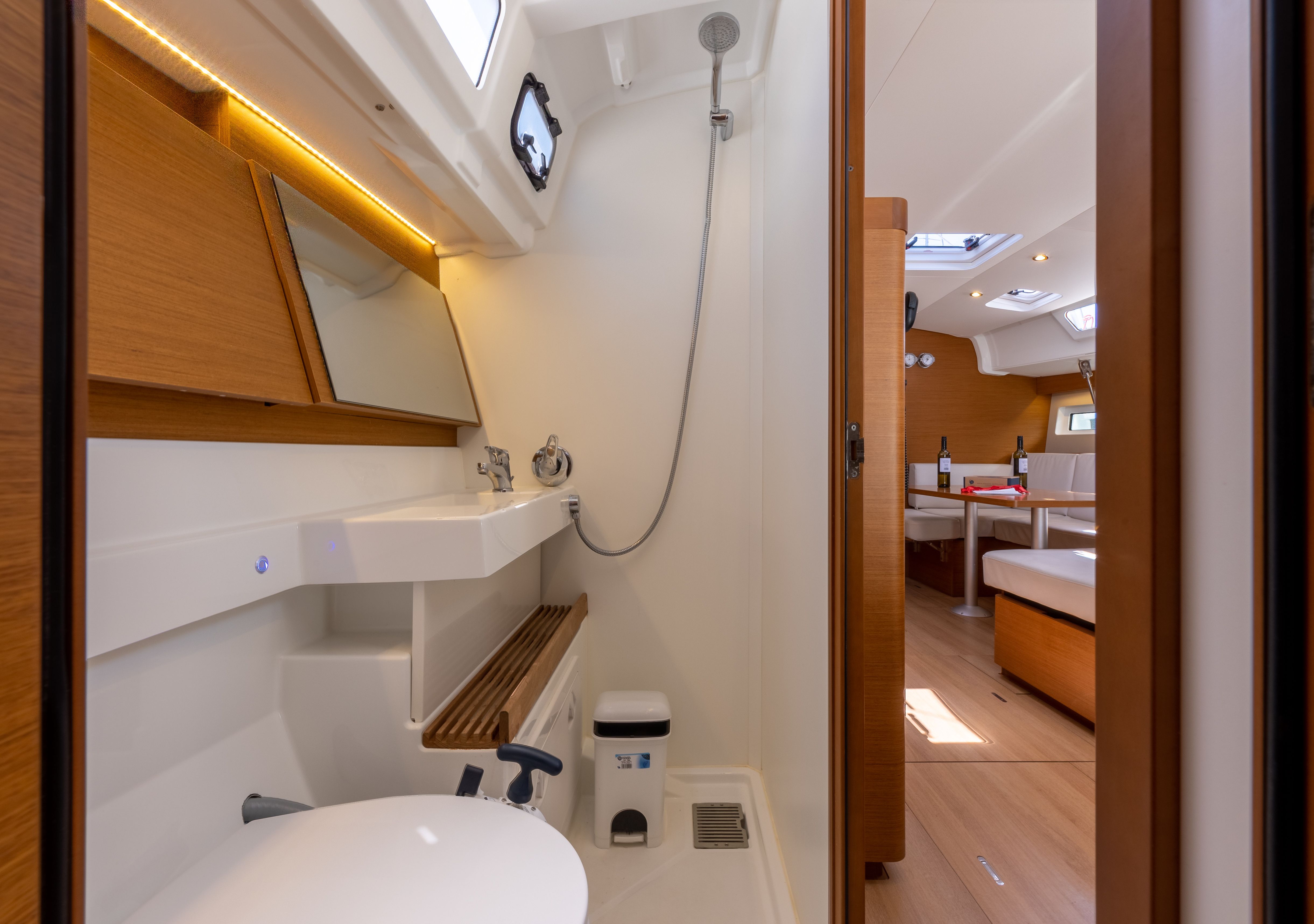 Jeanneau Sun Odyssey 490 | Mad kiss