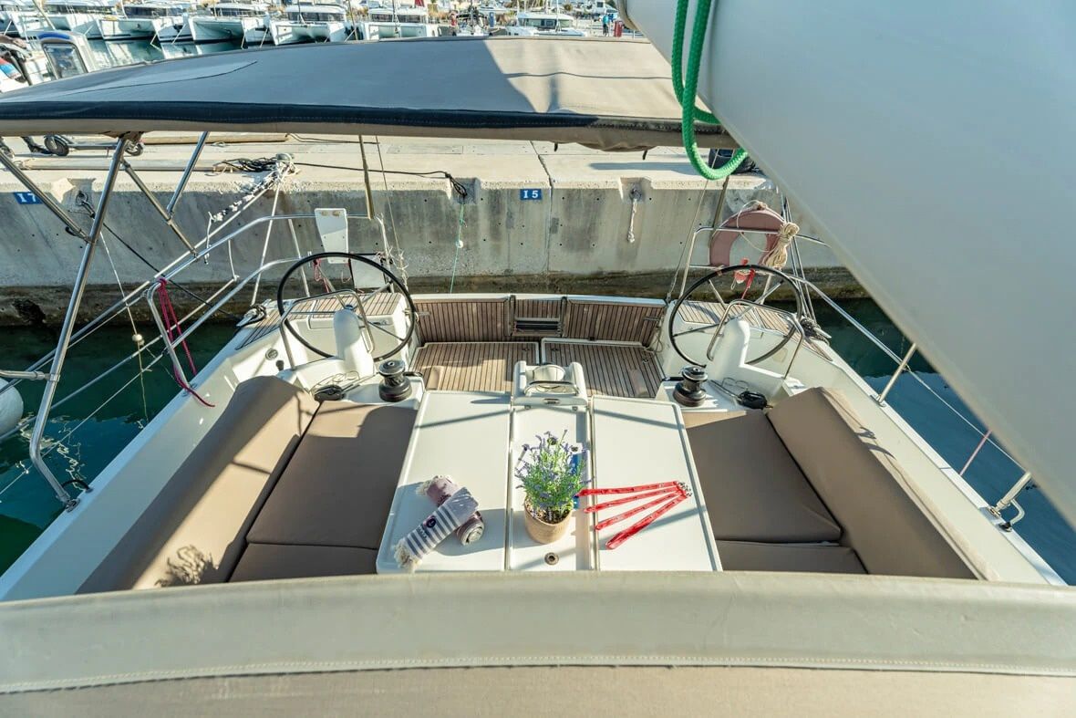Jeanneau Sun Odyssey 490 | Vitamin Sea