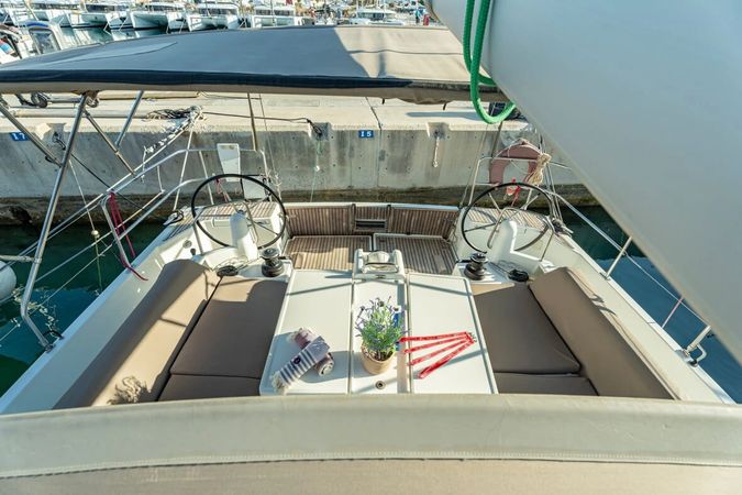 Jeanneau Sun Odyssey 490 | Vitamin Sea