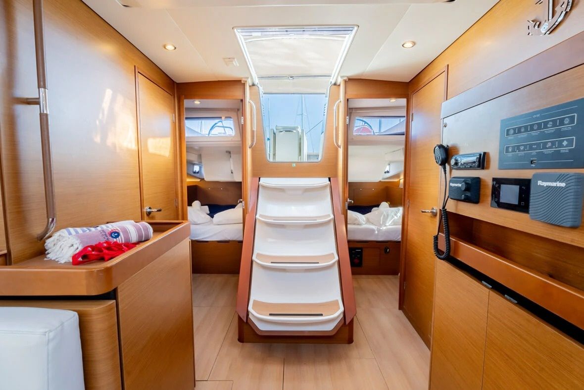 Jeanneau Sun Odyssey 490 | Vitamin Sea