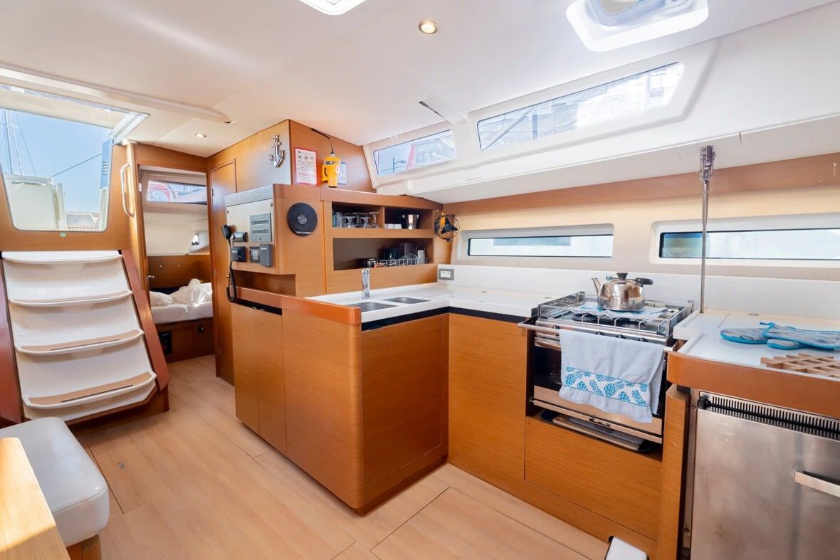 Jeanneau Sun Odyssey 490 | Vitamin Sea