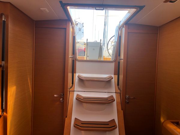 Jeanneau Sun Odyssey 469 | Blue Heaven