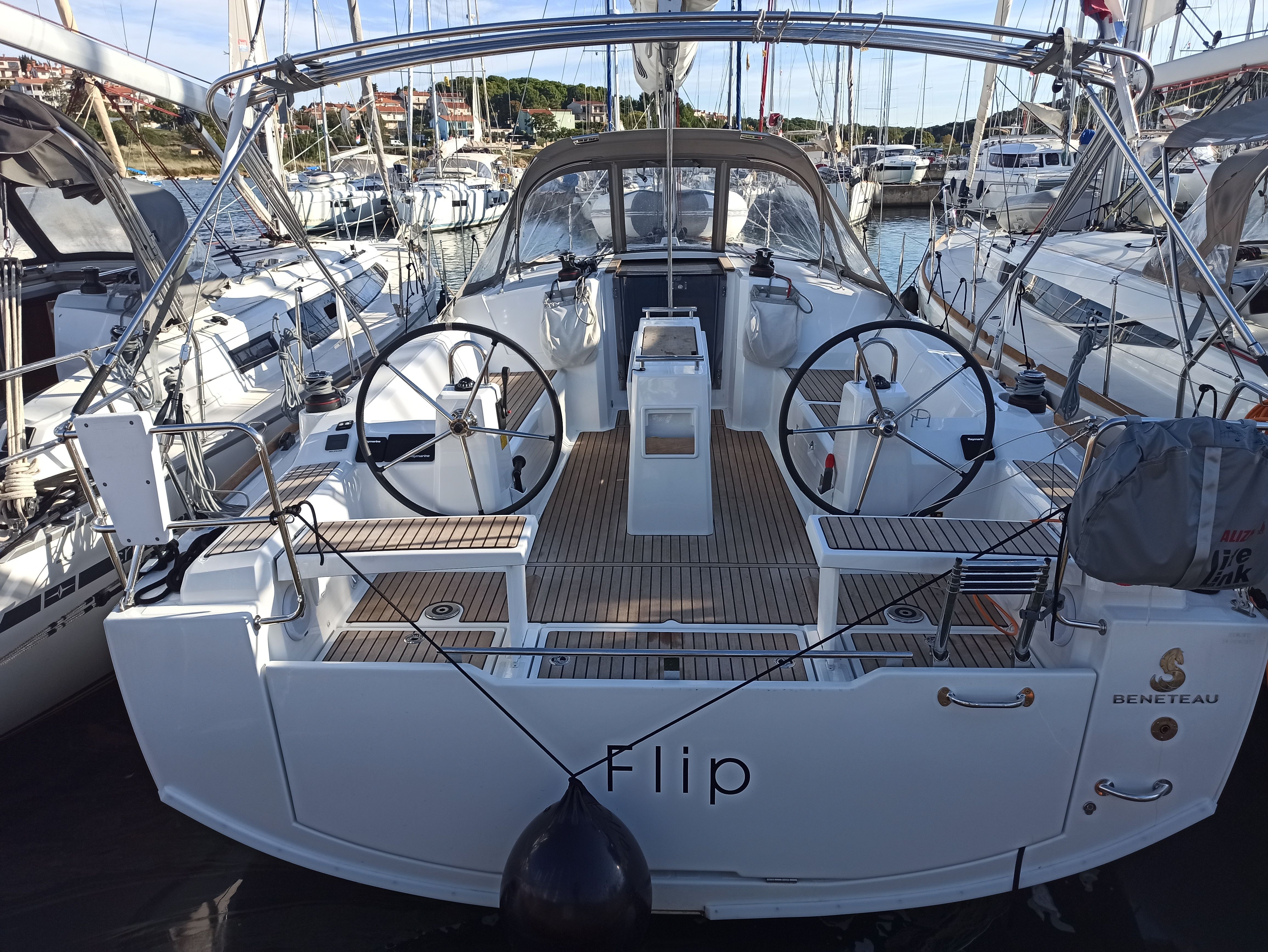 Beneteau Oceanis 38.1 | Flip