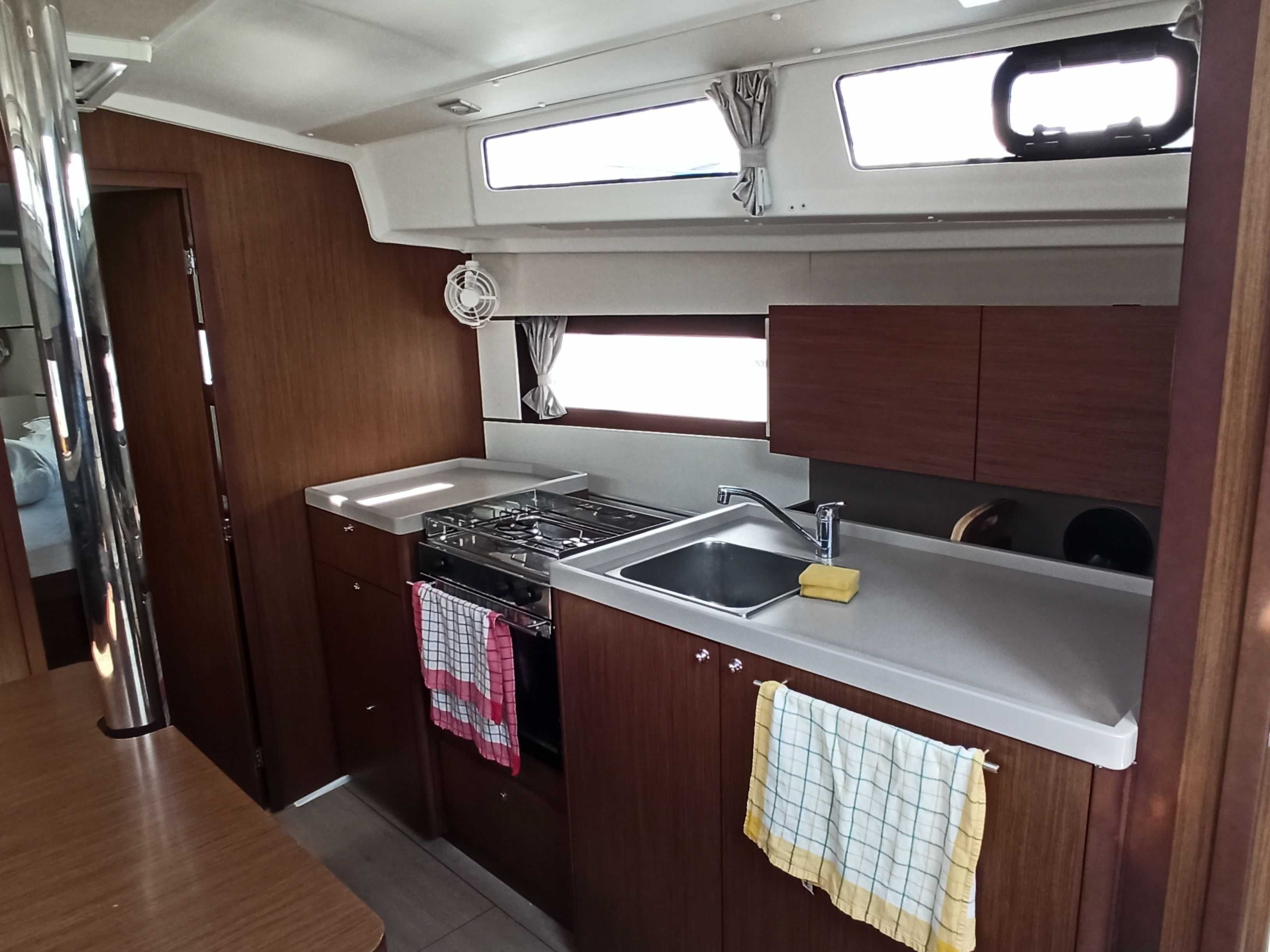 Beneteau Oceanis 38.1 | Flip