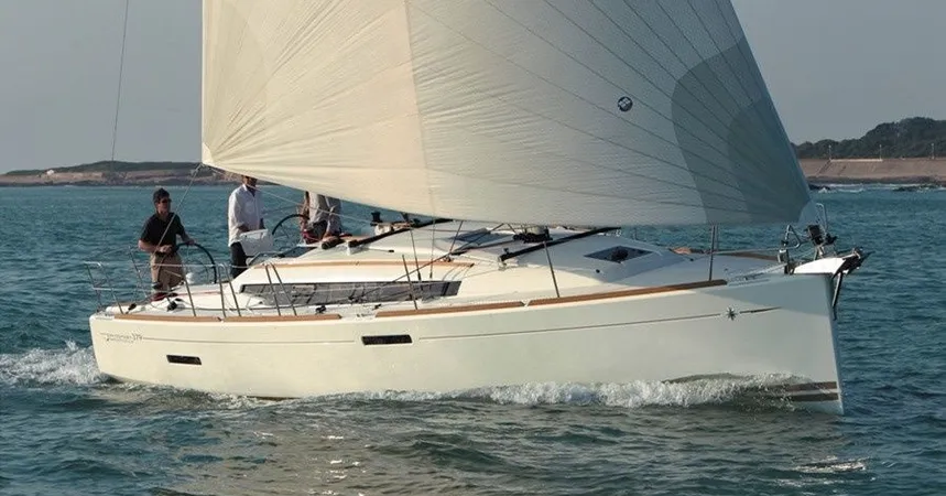 Jeanneau Sun Odyssey 379 | Mola 15 Breege4