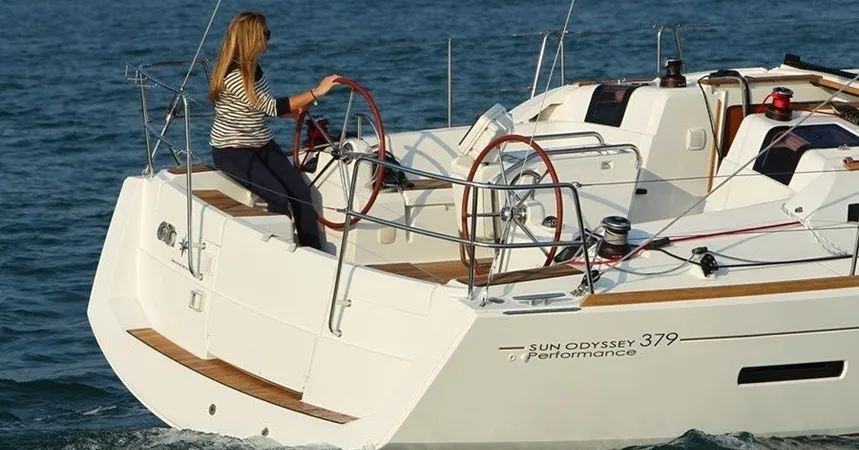 Jeanneau Sun Odyssey 379 | Mola 15 Breege5