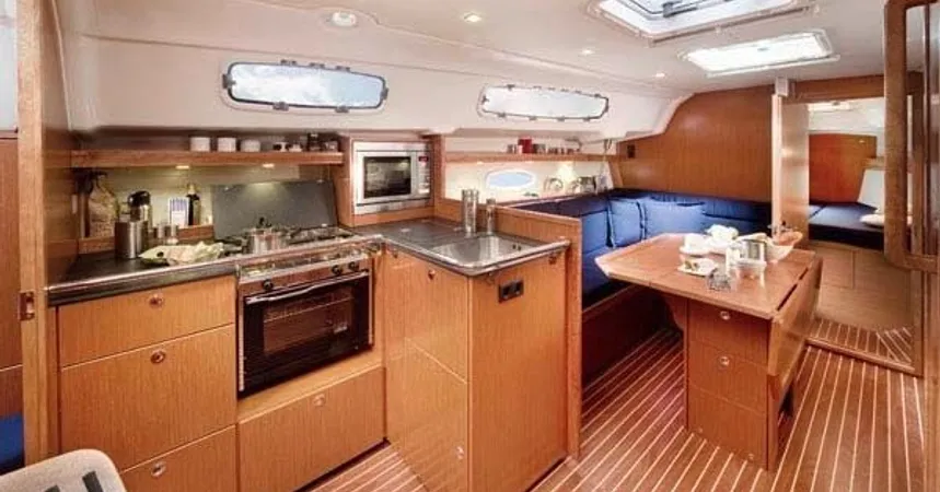 Bavaria 35 Cruiser | Mola 09 Breege8