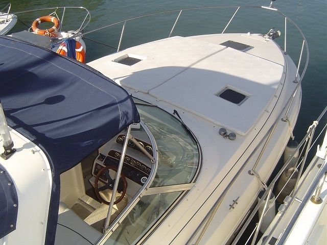 Rinker Fiesta Vee 310 | Me Voy