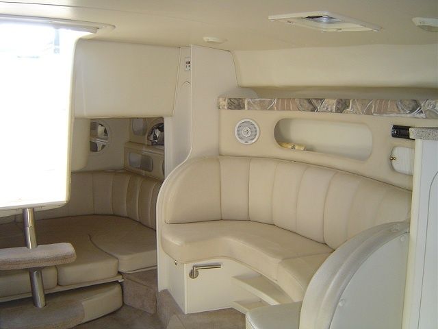 Rinker Fiesta Vee 310 | Me Voy