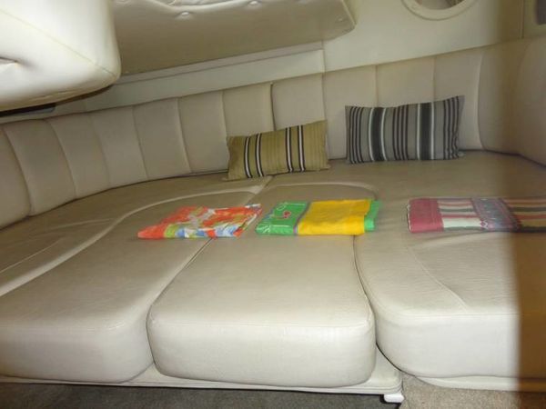 Rinker Fiesta Vee 310 | Me Voy