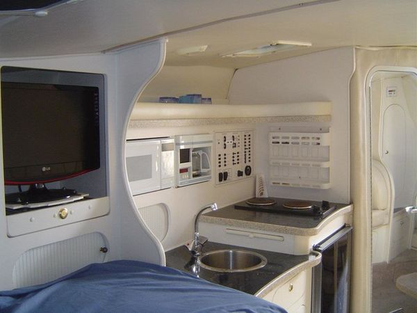 Rinker Fiesta Vee 310 | Me Voy