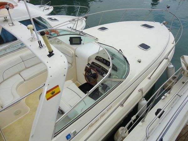 Rinker Fiesta Vee 310 | Me Voy