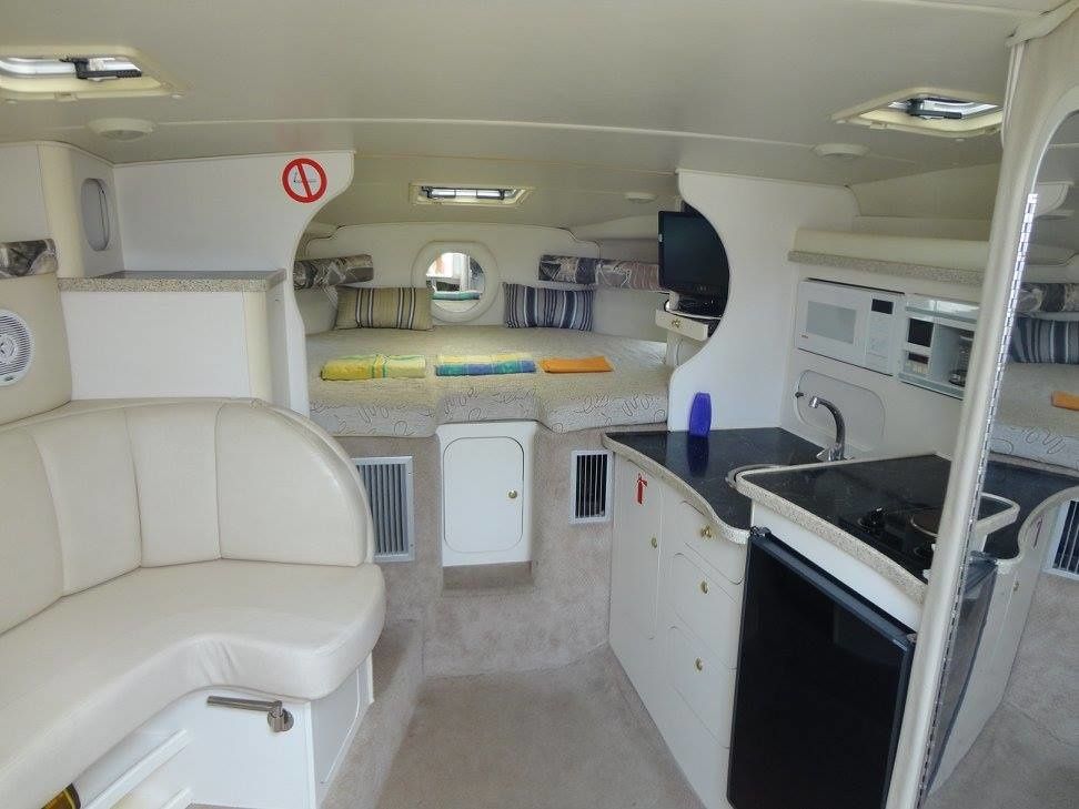 Rinker Fiesta Vee 310 | Me Voy