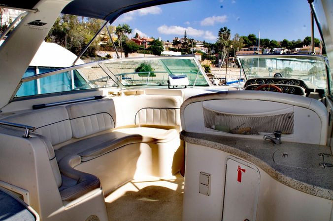 Rinker Fiesta Vee 310 | Me Voy