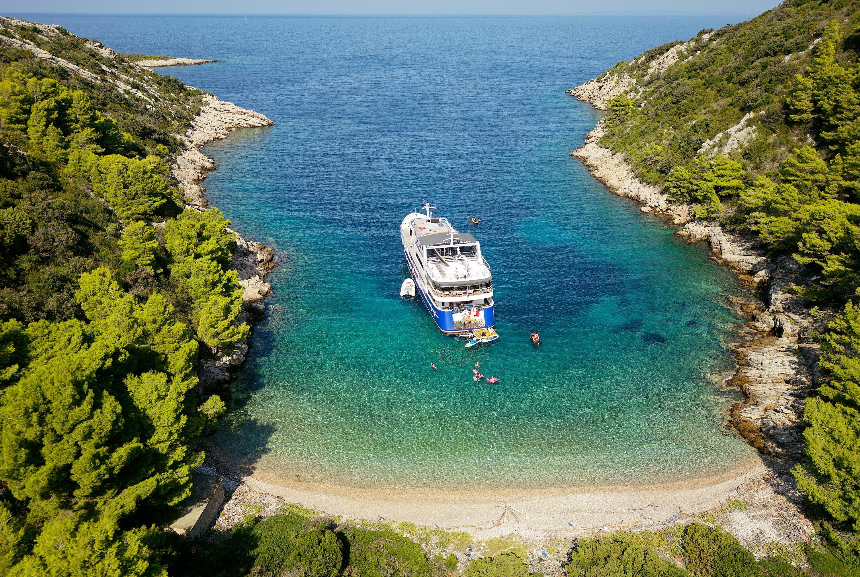 Custom Built Mini Cruiser | Lupus Mare