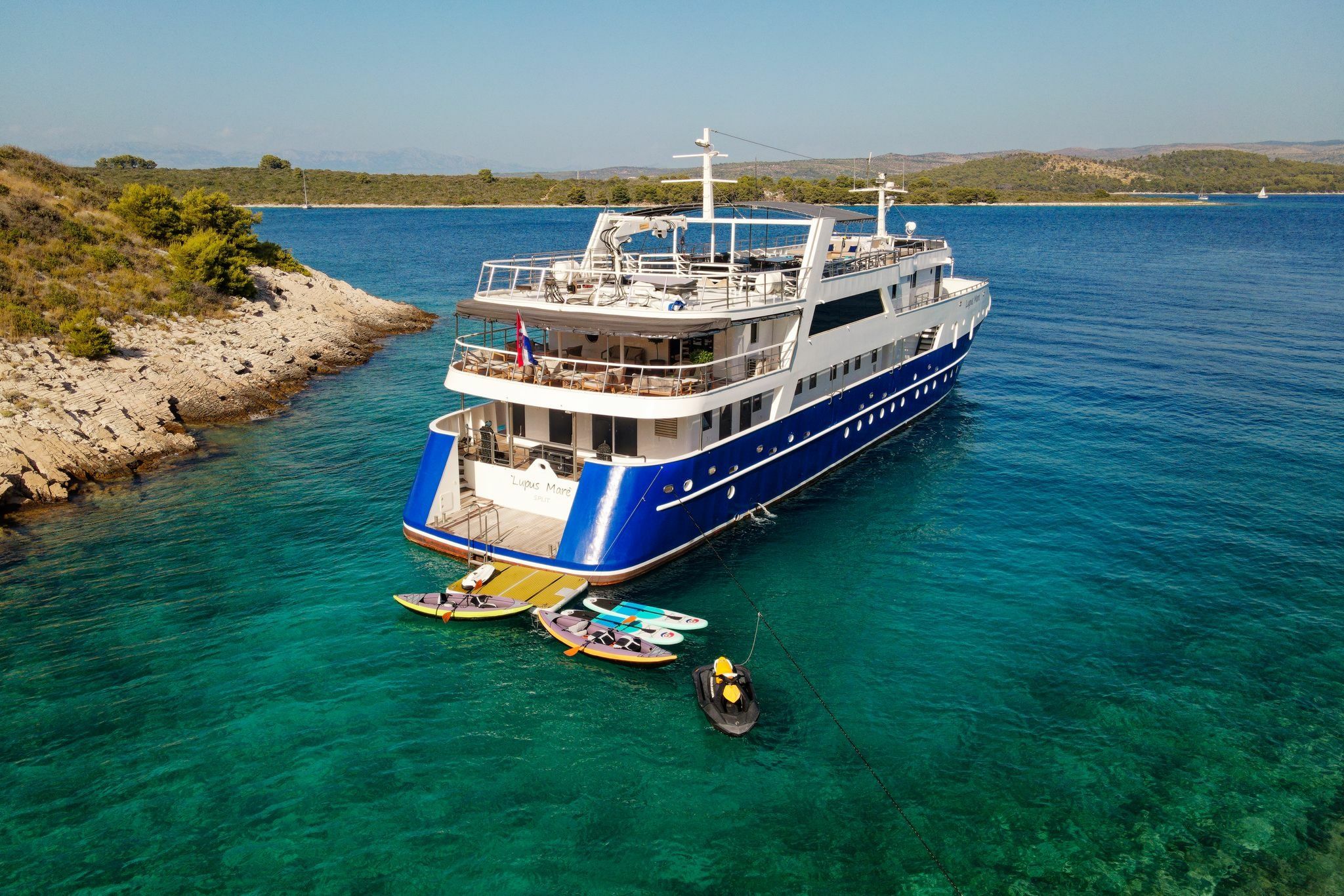 Custom Built Mini Cruiser | Lupus Mare