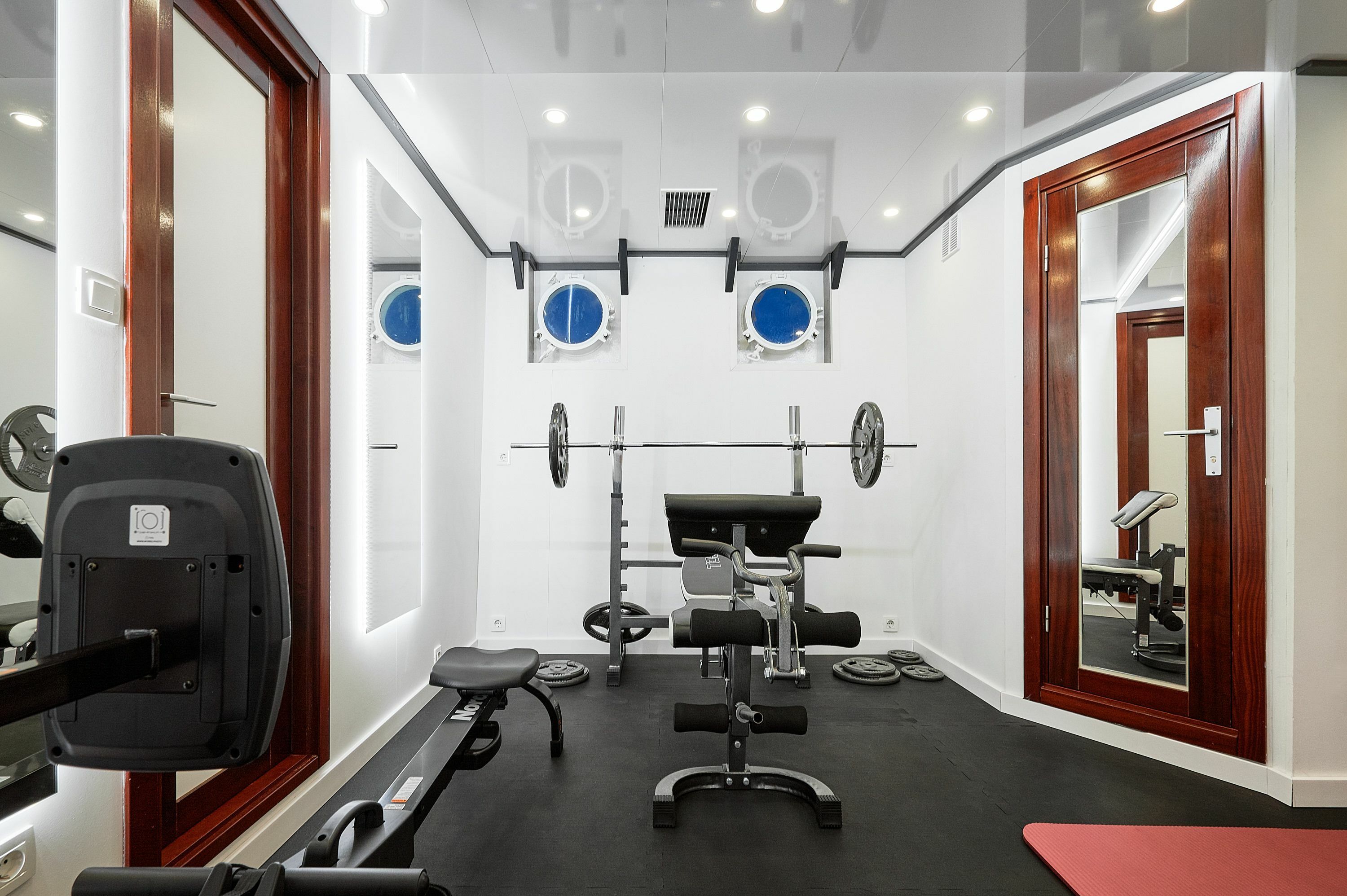 Custom Built Mini Cruiser | Lupus Mare